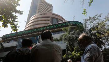 Global Funds Revisit Indian Stocks; Oil, Rupee Risks Recede