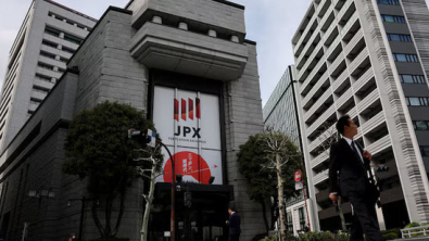 US-Iran Standoff Sends Oil Up, Dents Stocks