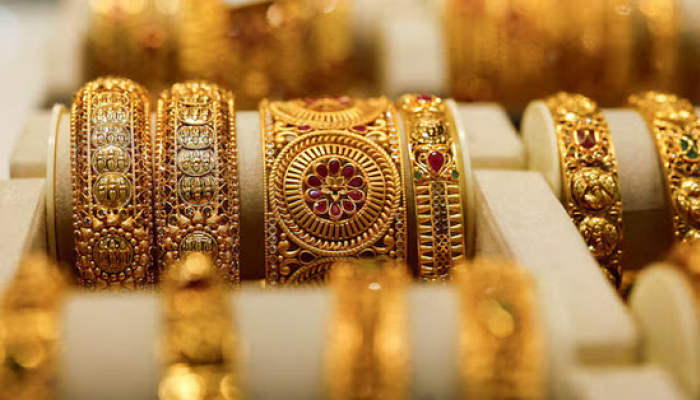 Gold at Highest in more than a Week on Soft Dollar