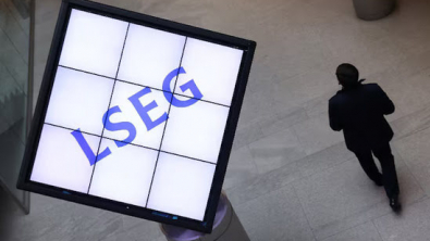 London Stocks Edge Lower as High Oil Prices Fuel Inflation
