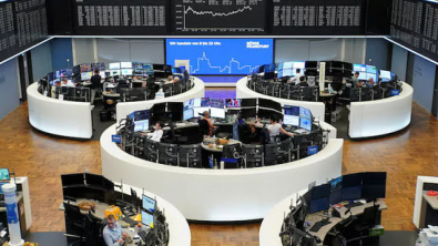 European Shares Rise as Investors Focus on Earnings