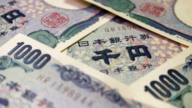 Japanese Yen Jumps against Dollar Hours after Intervention