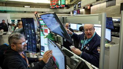 US Stocks Close Down as Oil Spikes 12%, Job Market Weakens