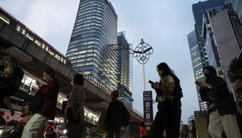Indonesia Posts First Trade Deficit in Six Years