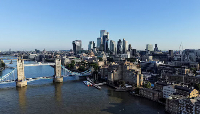 UK Consumer Lending Rises at Fastest Pace since 1993, BoE