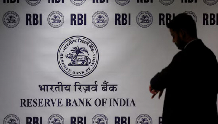 RBI to Raise Rates to 5.50% in Oct on Inflation: Poll