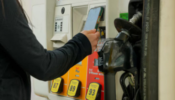 US Weighs Oil Futures Market Action to Combat Price Spikes, White House Official