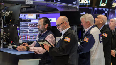 Wall St Indexes Post Closing Record Highs, AI Rally Pauses