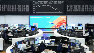 Europe Shares Fall on Mideast Tension, Corporate Earnings