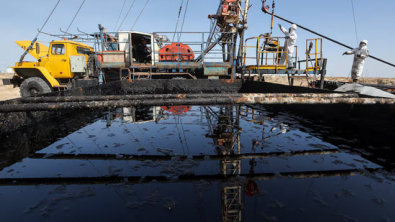 Oil Hits 5-Week High on US-Iran Clashes, Houthi Threat