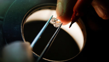 China Diamond Makers Target AI, Chips for Next Growth Wave
