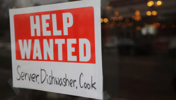 US Weekly Jobless Claims Rise Slightly amid Jobs Strength