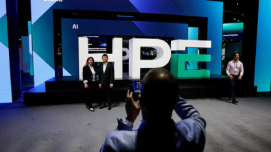 HPE Hikes Outlook on AI Demand, Stocks Drop on Supply Fears