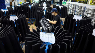 Japan Factory Mood Up, Services Sector Slips in May: Poll