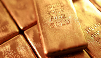 Gold Drops on Stronger USD, Rising Bets on Higher Interest Rates