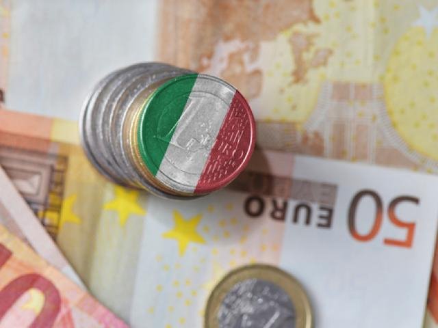 Euro Rebounds After Italian Prime Minister Resigns