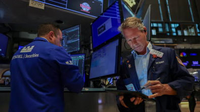 Wall St Ends Flat, S&P Hits another Closing High as Rate-Cut Bets Waver