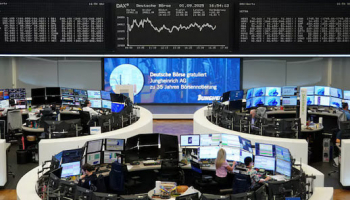 European Shares Rise, Healthcare Shines Bright; Focus on US Shutdown