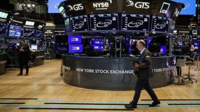 Nasdaq, S&P 500 End Higher with Alphabet, Apple, Rate-Cut Hopes; Dow Dips