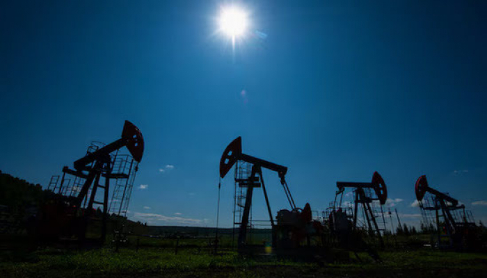 Oil Gains as Talks to End US-Iran War Remain Uncertain