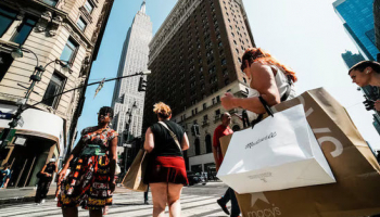 US Consumer Mood at Record Low; Inflation Expectations Rise