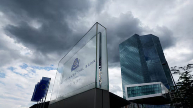 ECB Keeps Rates Steady, Nudges Up Growth Forecast