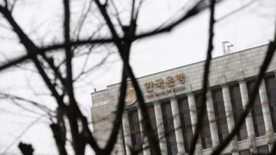 S.Korea to Hold Rate May 28, Hikes Expected from Q3
