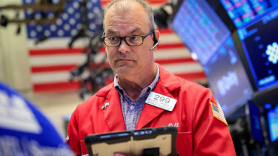 Wall Street Ends Lower on Chip Selloff amid AI Fears