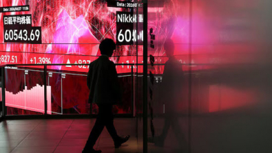 Asia Stocks Firm; Oil Edges Up on Gulf Morass