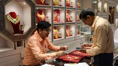 Indian Gold, Silver Futures Jump on Raises Import Tariffs