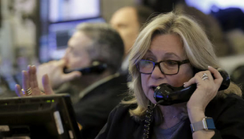 S&P 500, Nasdaq Fall as Communication Services, Tech Stocks Weigh