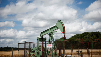 Oil Rises on Concerns Russia-Ukraine Talks may Falter, Leaving Supply Sanctioned