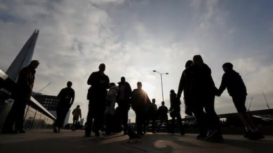 UK employers report weaker hiring but stronger pay growth in December