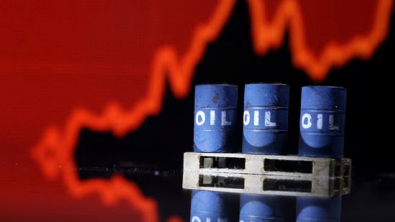 Oil Falls after Iran Attack, Market Draws Down Risk Premium