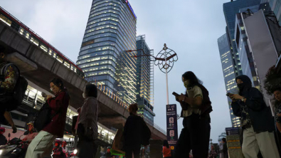 Indonesia Posts First Trade Deficit in Six Years