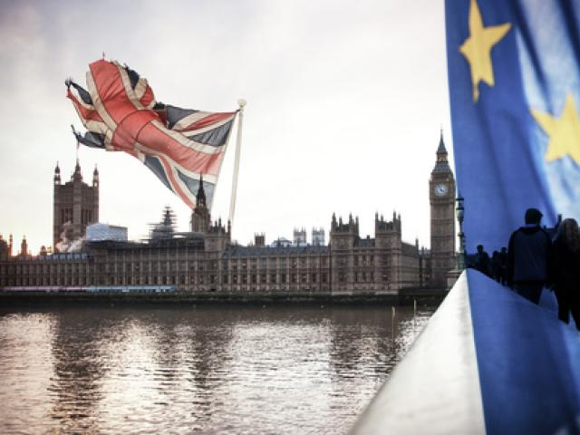 Pound braces for drama as Brexit talks resume 