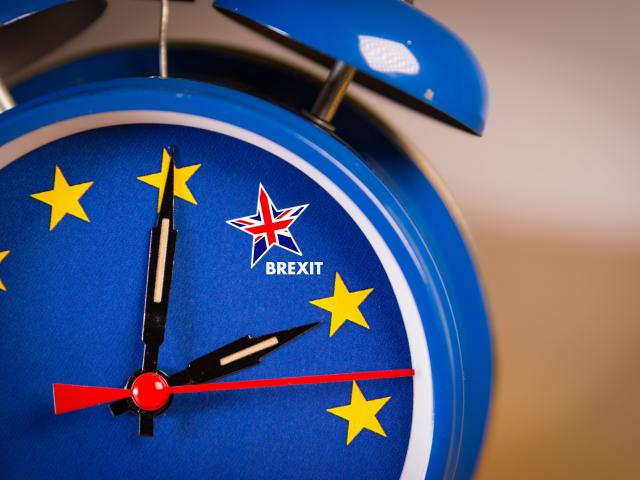 Sterling boosted by suspected Brexit delay