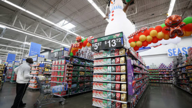 Record US Black Friday Crowds to Find Fewer Bargains amid High Prices