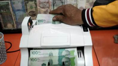 JP Morgan Cuts Emerging Market FX View on Overcrowding Worries