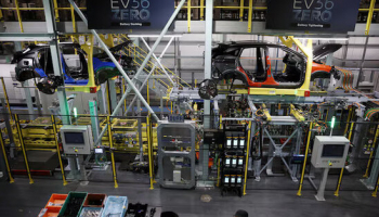 UK H1 Vehicle Output Down 7.5, Sector Sees Optimism