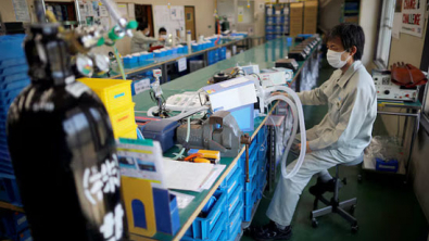 Japan Manufacturers Stay Upbeat on Chip Demand, Services Hit by Costs