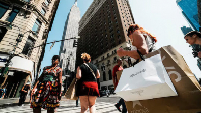 US Consumer Mood at Record Low; Inflation Expectations Rise