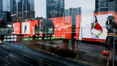 Asia Bonds Shrug Off War Fears with Record Issuance