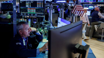 S&P 500 Notches Record-High Close as Rate-Hike Worries Ease