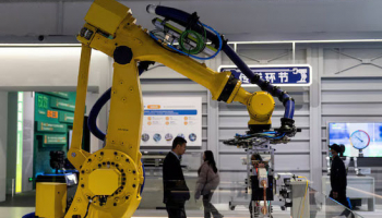 Moody's sees China Resilience, Moves Outlook to 'Stable'