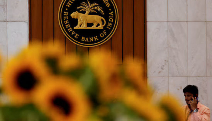 India's Central Bank Holds Rates, Awaits Inflation Signal