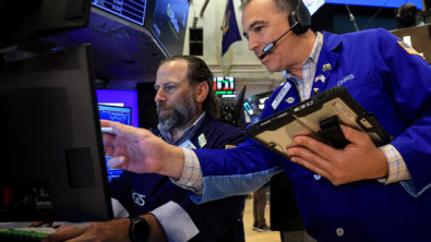 S&P 500, Nasdaq Hit Best Quarter Since 2020