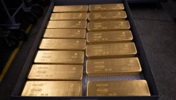 Gold Gains as USD Declines, Hopes of Mideast Deal Hit Oil