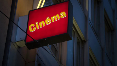 Swiss Cinemas Offer Seniors Refuge as Heatwave Hits