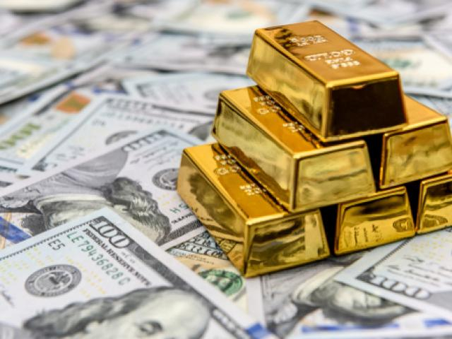 Gold dives despite market turmoil while Dollar surges